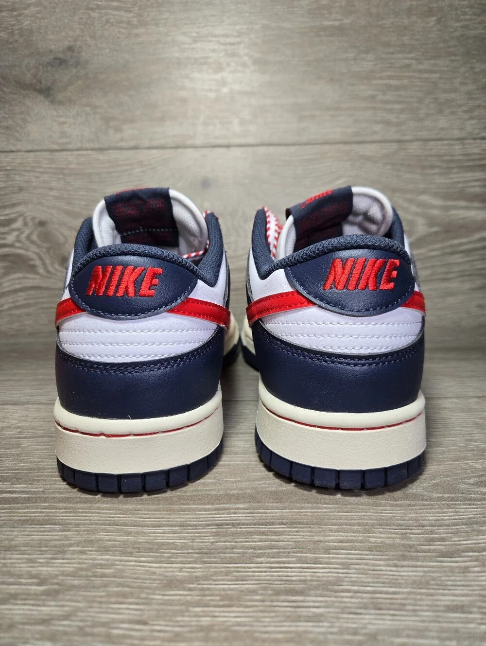 Nike Dunk Low Boston Red Sox Sneakers White / Blue / Red Mens Size 9 Brand New